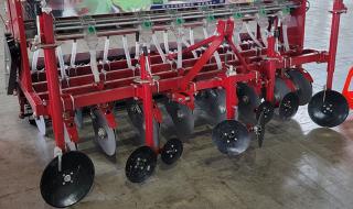 小麦播种机